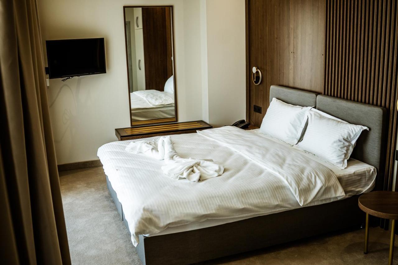 Sonio Boutique Hotel Mamaia Ngoại thất bức ảnh